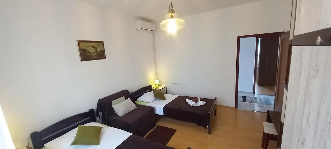 Viva Apartment Pomer 0*,